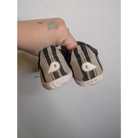 Bobux Kid+ Kids' Suede Sneakers Size EU 29 (US 11.5) Black Grey - Picture 2 of 4